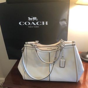 NWOT Coach handbag. Never been used